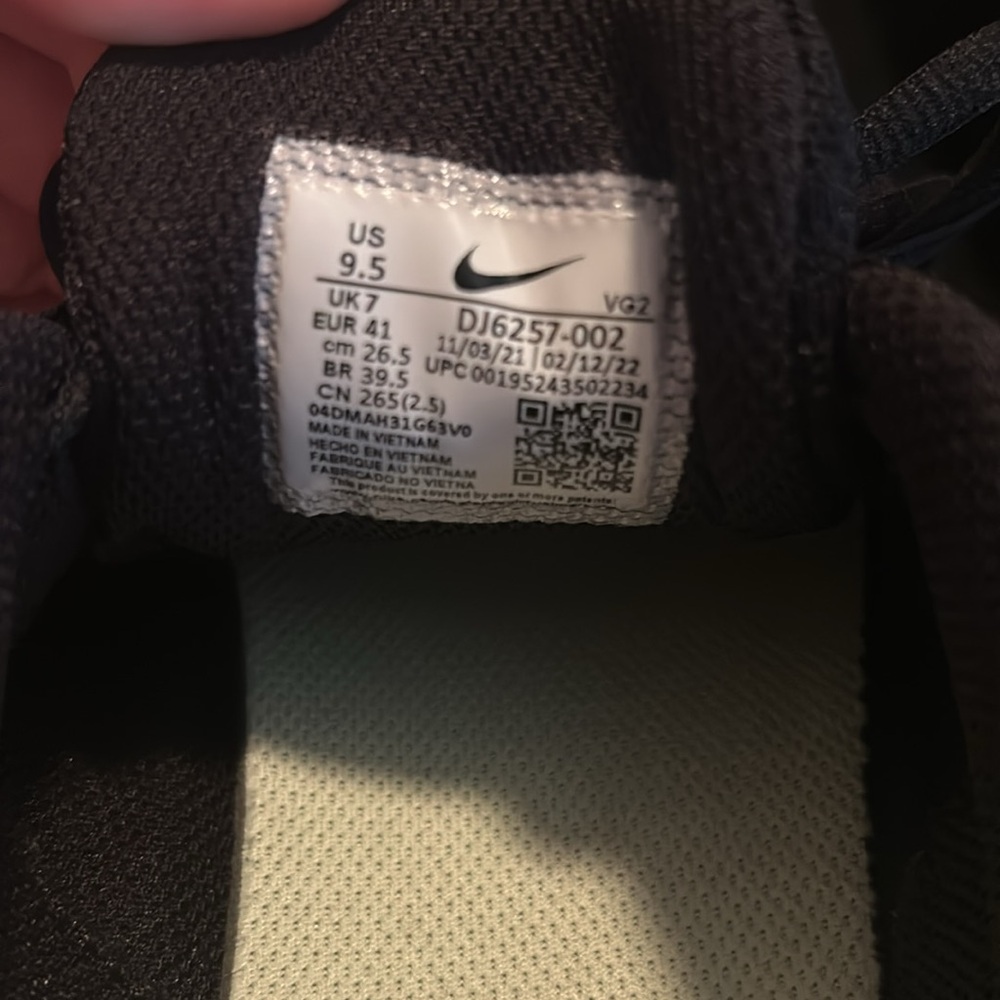 Nike Tanjun shoes - Picture 3 of 3